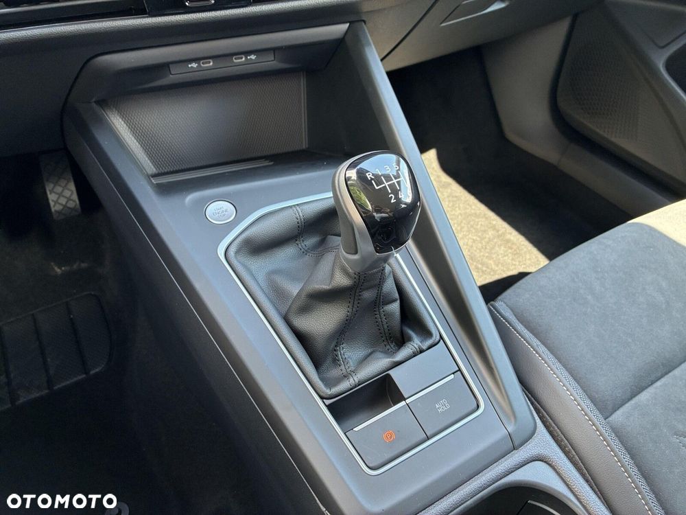 Volkswagen Golf - 25