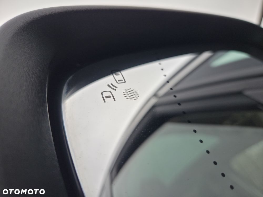 Renault Scenic BLUE dCi 120 EDC BUSINESS EDITION - 31