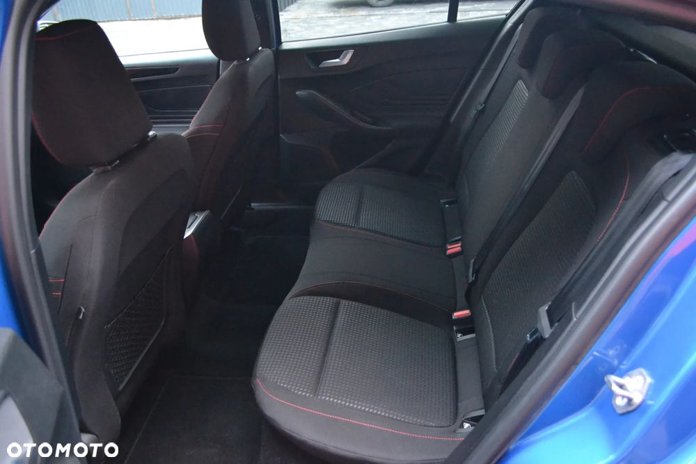 Ford Focus 1.0 EcoBoost Start-Stopp-System ST-LINE - 17