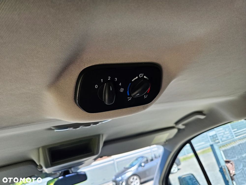 Ford Tourneo Custom 310 L2H1 VA Titanium - 11