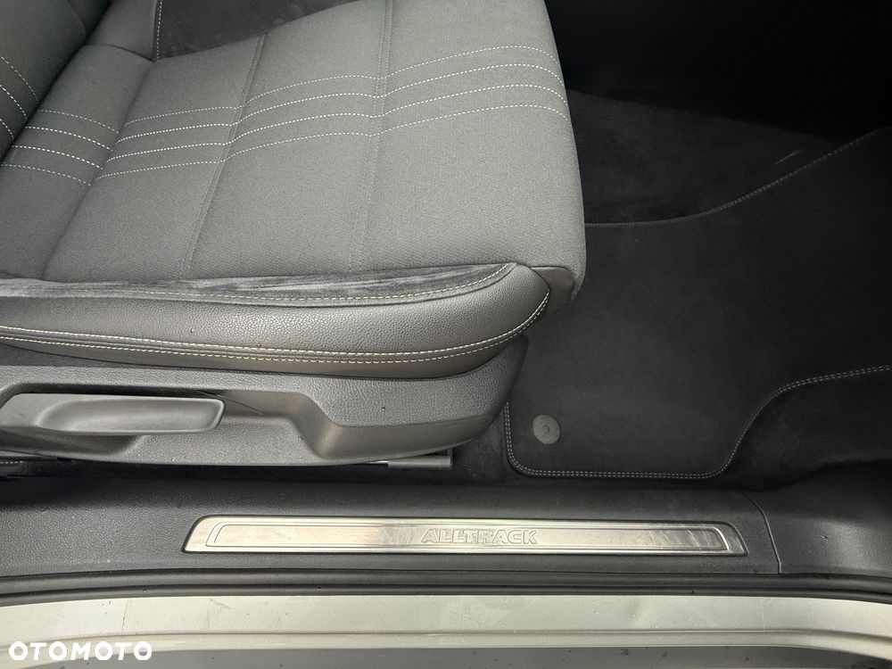 Volkswagen Passat Alltrack 2.0 TDI SCR 4Motion DSG (BMT) - 29
