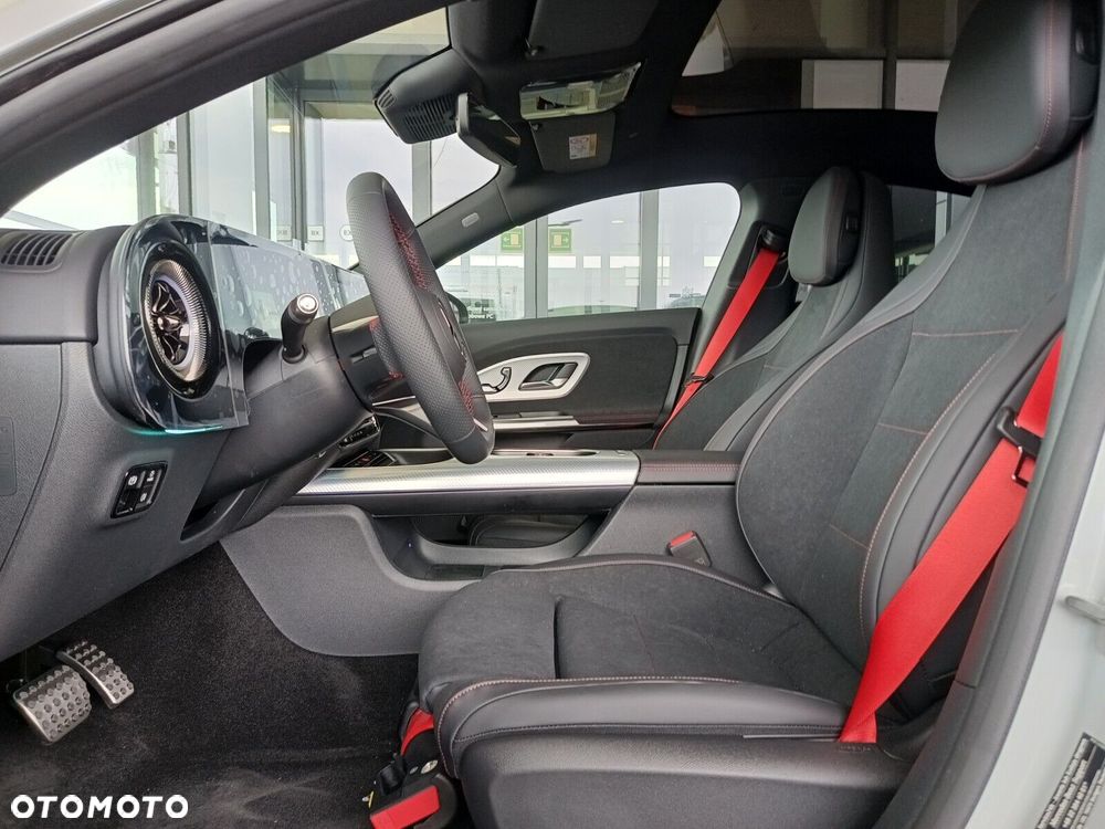 Mercedes-Benz CLA - 14