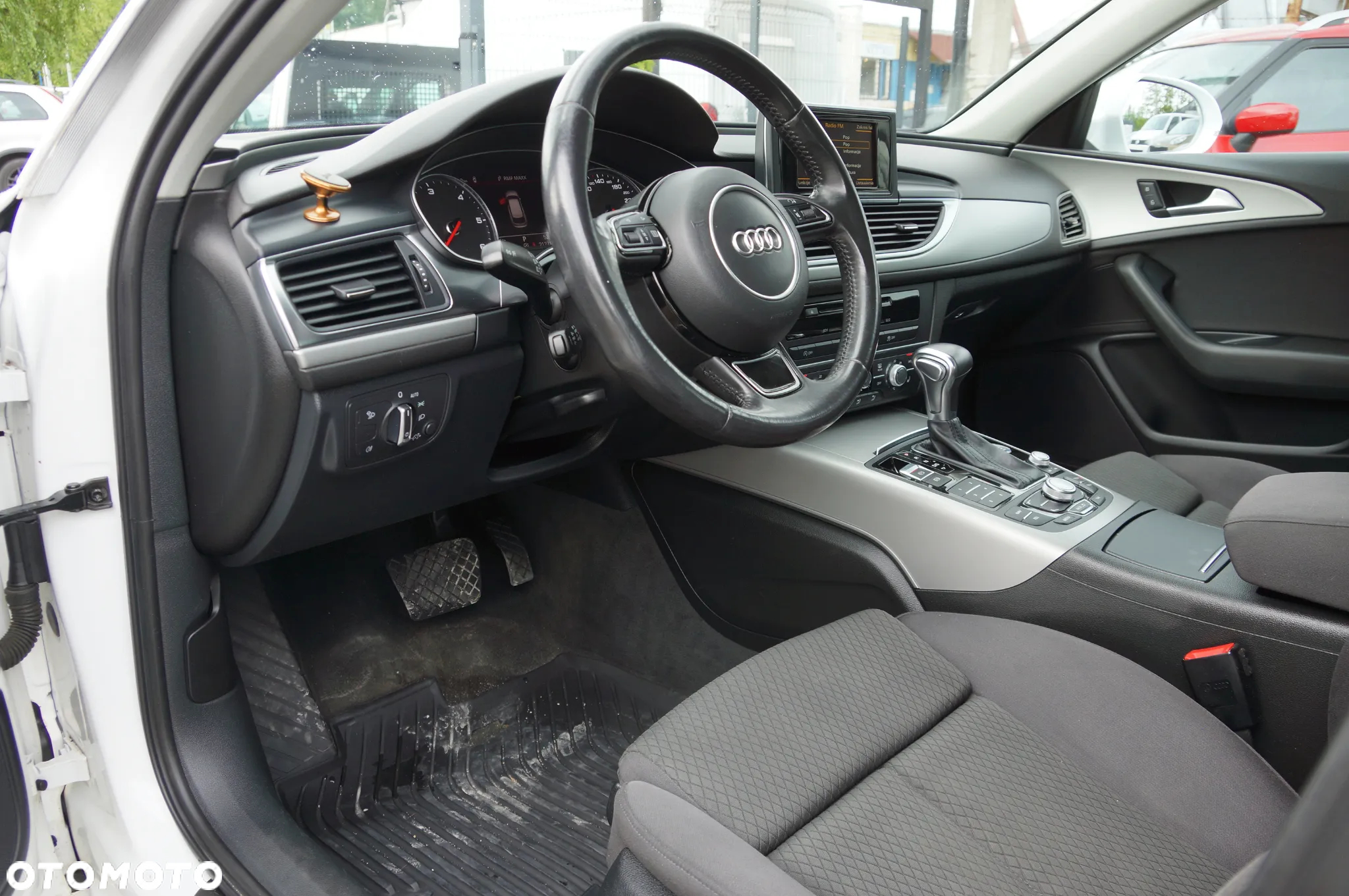 Audi A6 Avant 2.0 TDI Ultra S tronic - 24