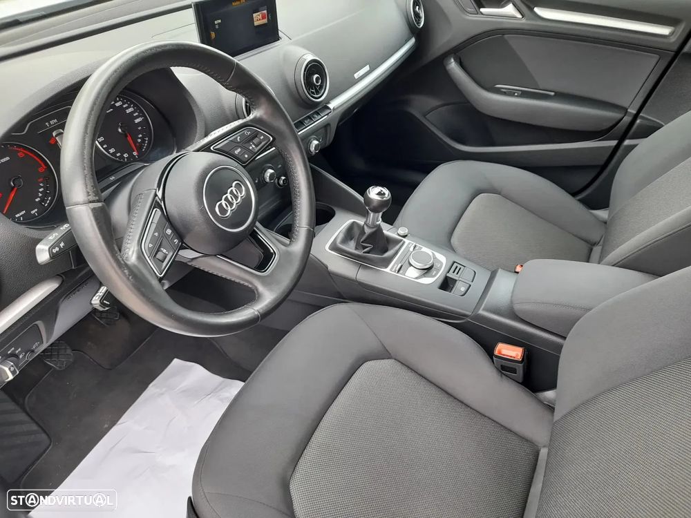 Audi A3 Sportback 1.6 TDI Attraction Ultra - 13