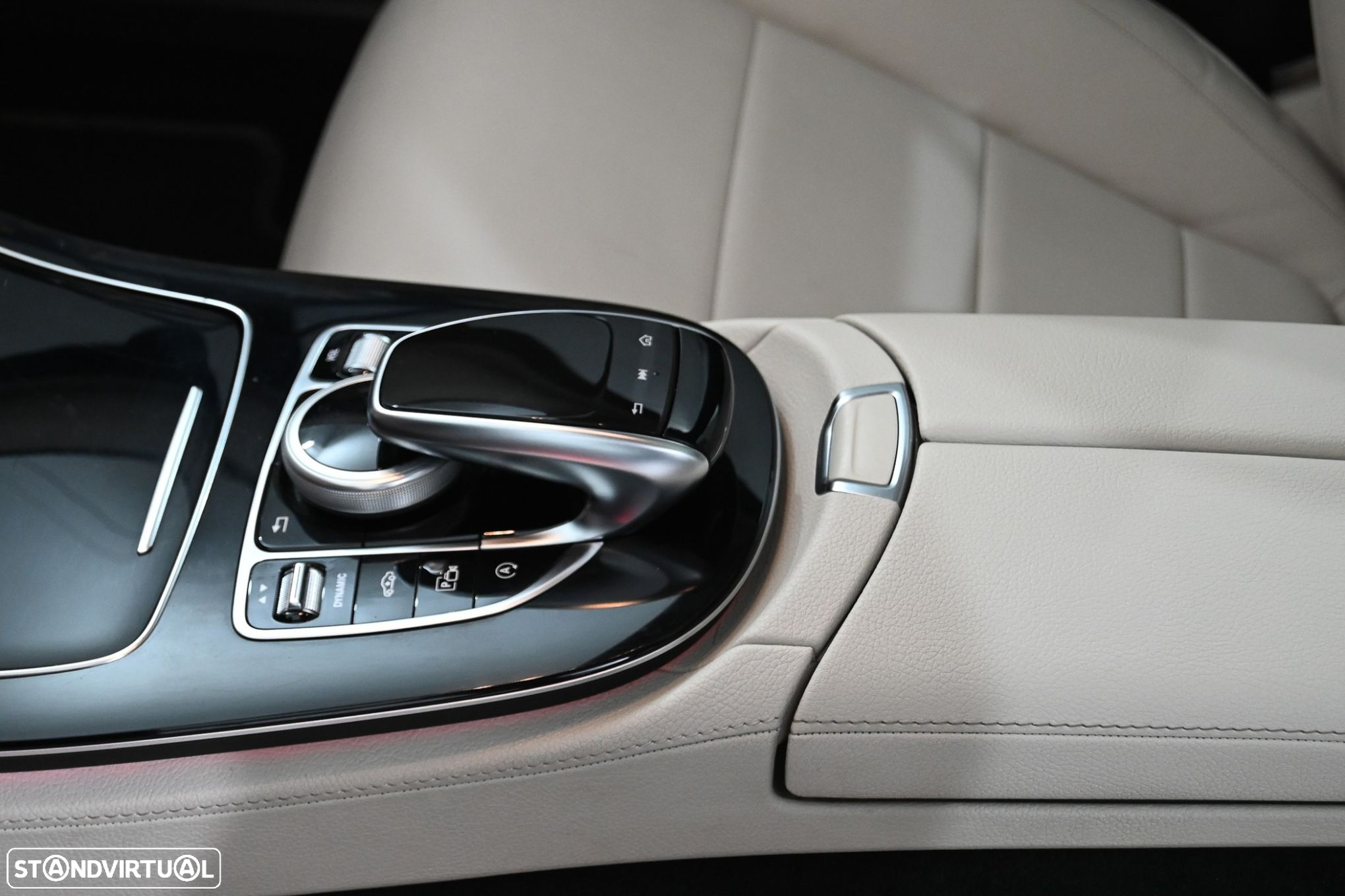 Mercedes-Benz E 400 d Avantgarde - 26