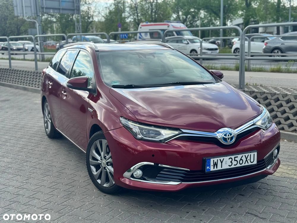 Toyota Auris Hybrid 135 Premium - 1