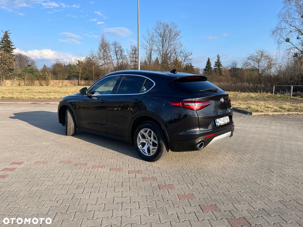 Alfa Romeo Stelvio 2.0 Turbo 16V AT8-Q4 - 3