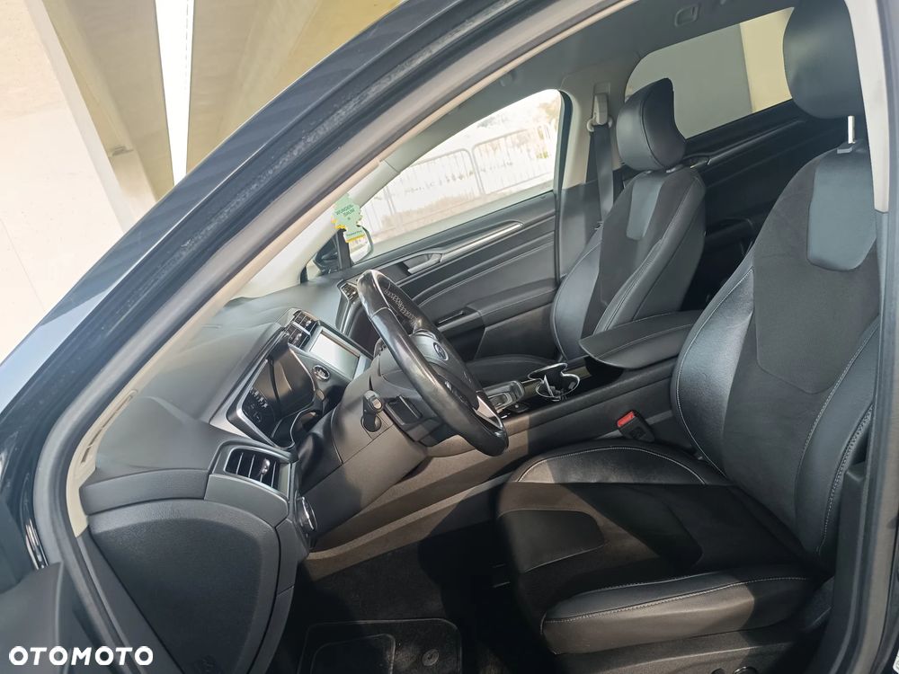 Ford Mondeo 2.0 TDCi Titanium PowerShift - 17