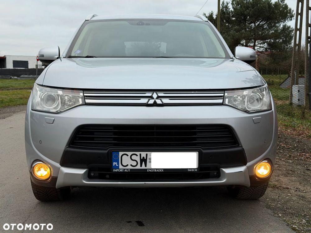 Mitsubishi Outlander 2.0 4WD Plus - 28