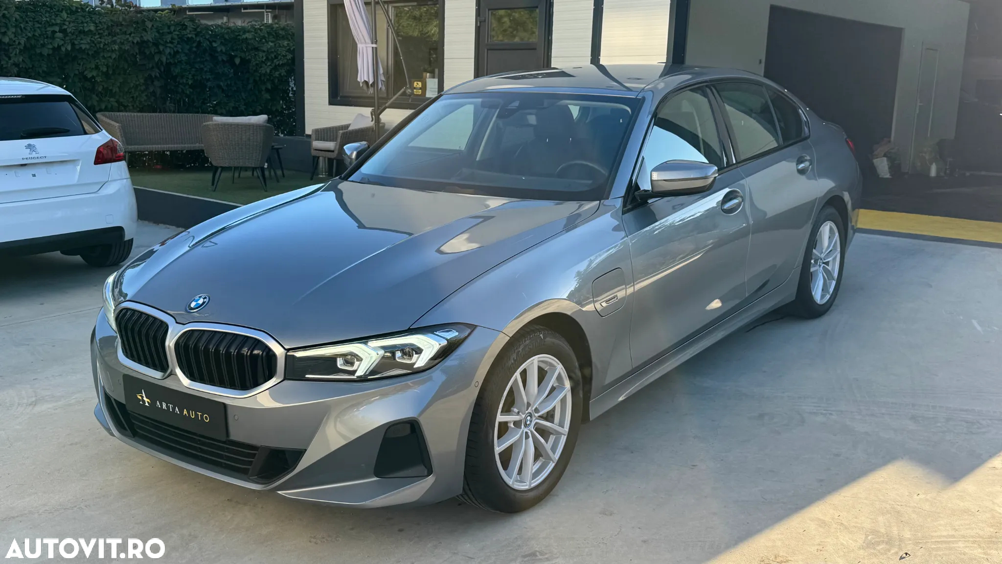 BMW Seria 3 318i AT - 3