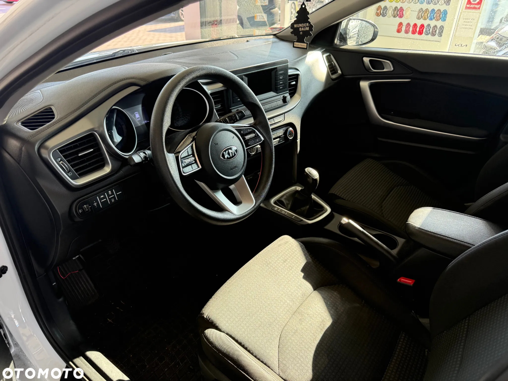 Kia Ceed 1.6 CRDi SCR M - 8