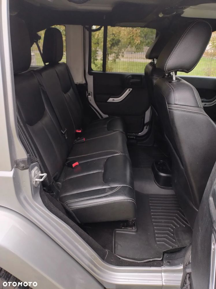 Jeep Wrangler 3.6 Unlim Sahara - 6