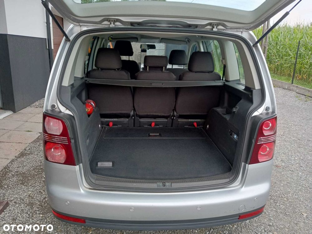 Volkswagen Touran - 6