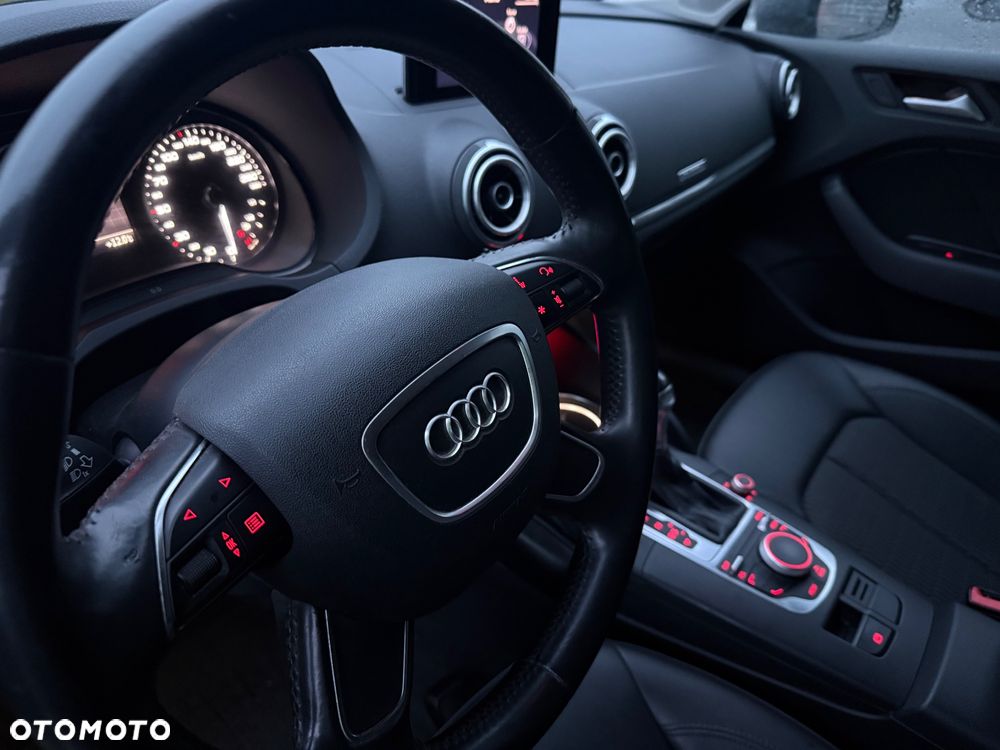 Audi A3 Sportback 1.4 TFSI g-tron S tronic Ambiente - 27