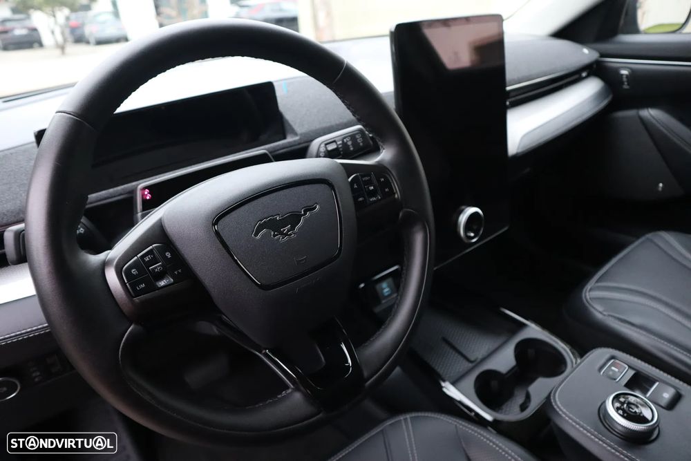 Ford Mustang Mach-E Standard - 22