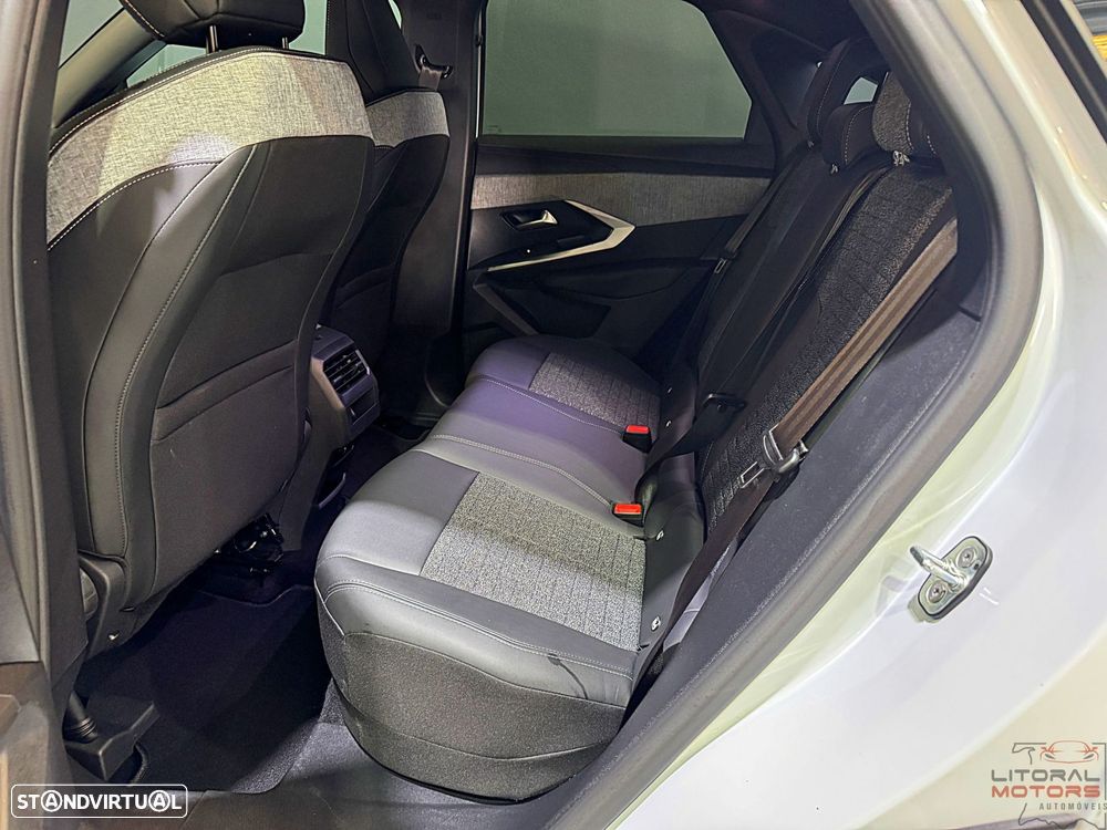 Peugeot 3008 1.2 Hybrid Allure e-DCS6 - 17