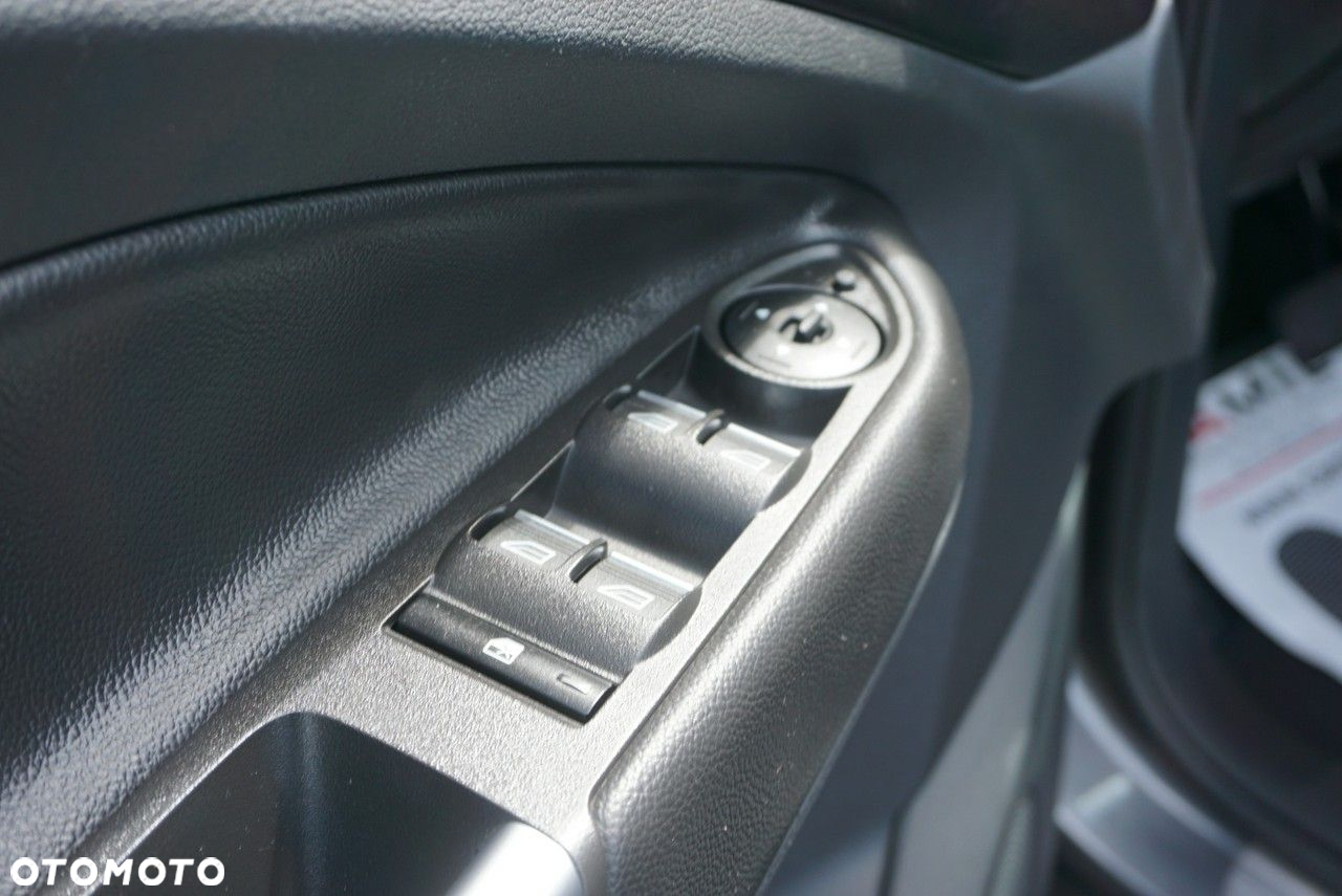 Ford Kuga - 8