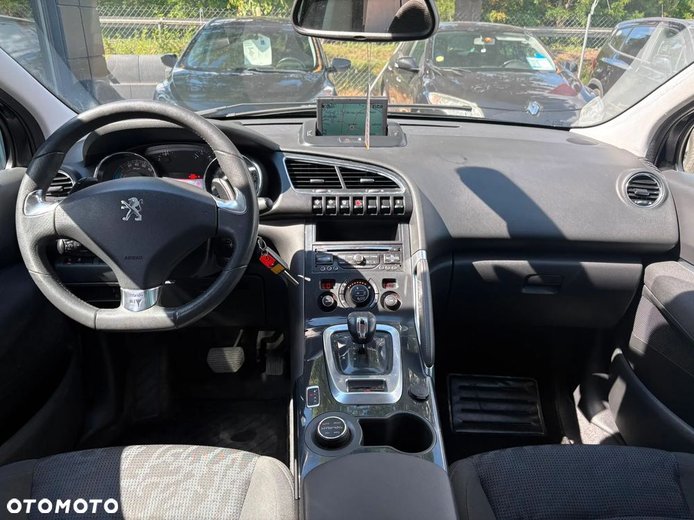 Peugeot 3008 Hybrid4 - 16