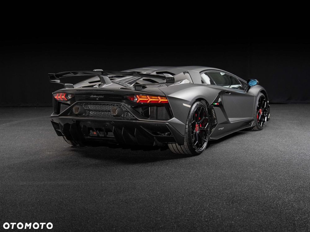Lamborghini Aventador - 9