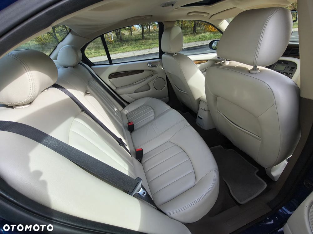 Jaguar X-Type 2.5 High - 11