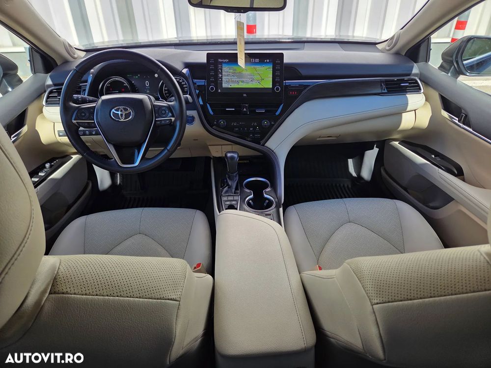 Toyota Camry 2.5 Exclusive - 26