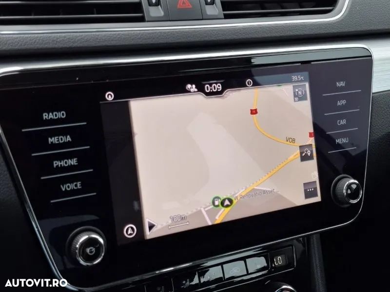 Skoda Superb 2.0 TDI DSG Ambition - 25