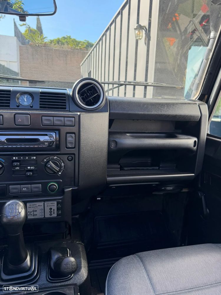 Land Rover Defender - 3