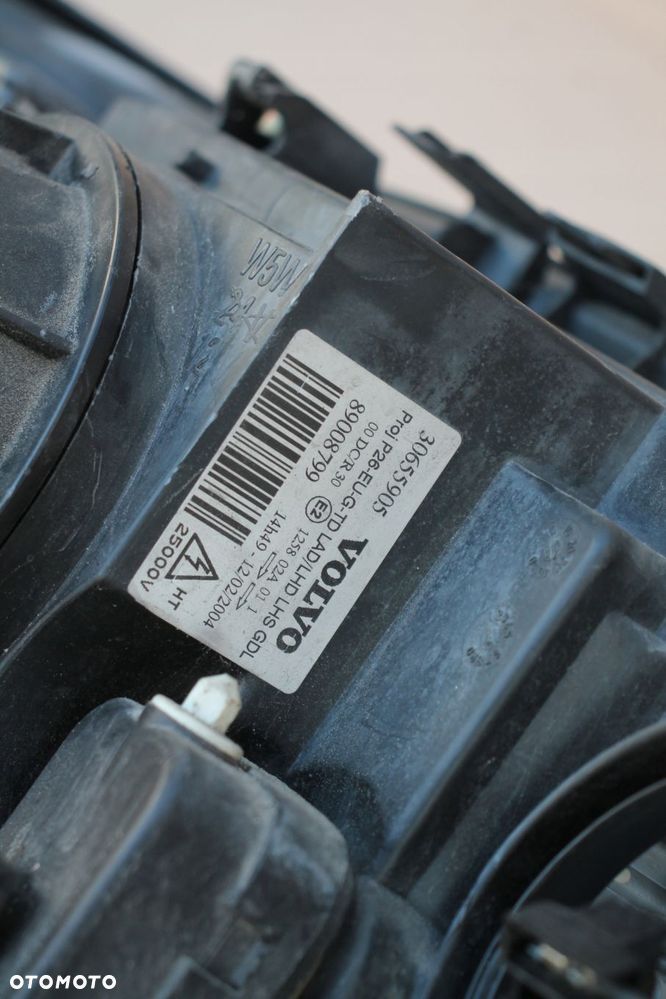 volvo v70 s60 xc70 lewy reflektor lewy xenon 30655905 europa - 12