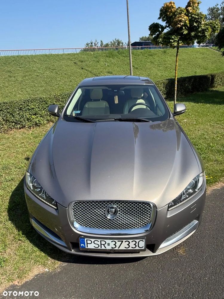 Jaguar XF 3.0 V6 D Luxury - 36