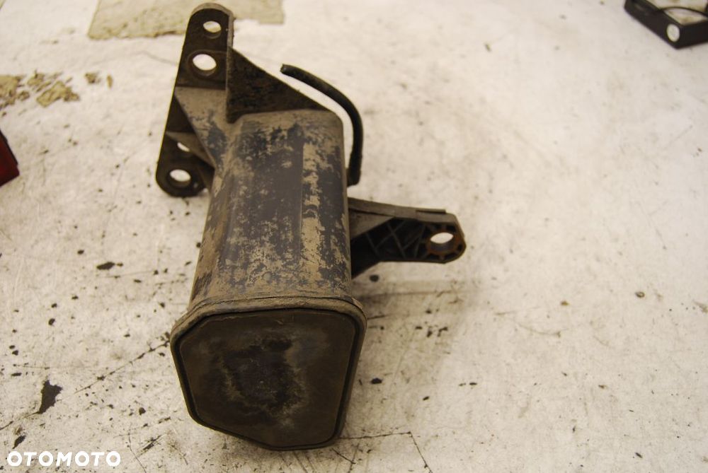 FILTR WĘGLOWY 8200343468 RENAULT CLIO II LIFT 1.2 - 3