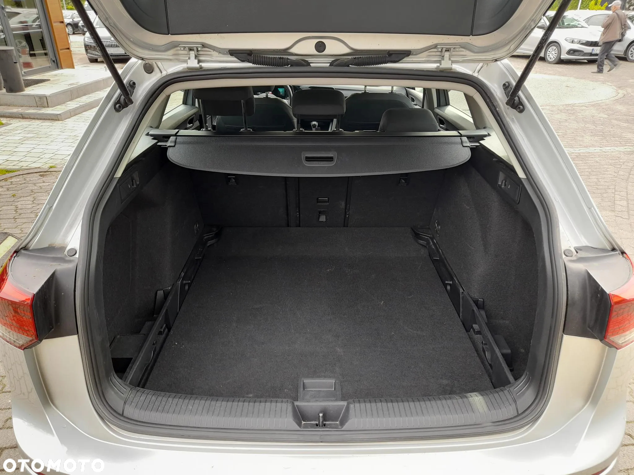 Volkswagen Golf VIII 1.5 TSI EVO Life - 28