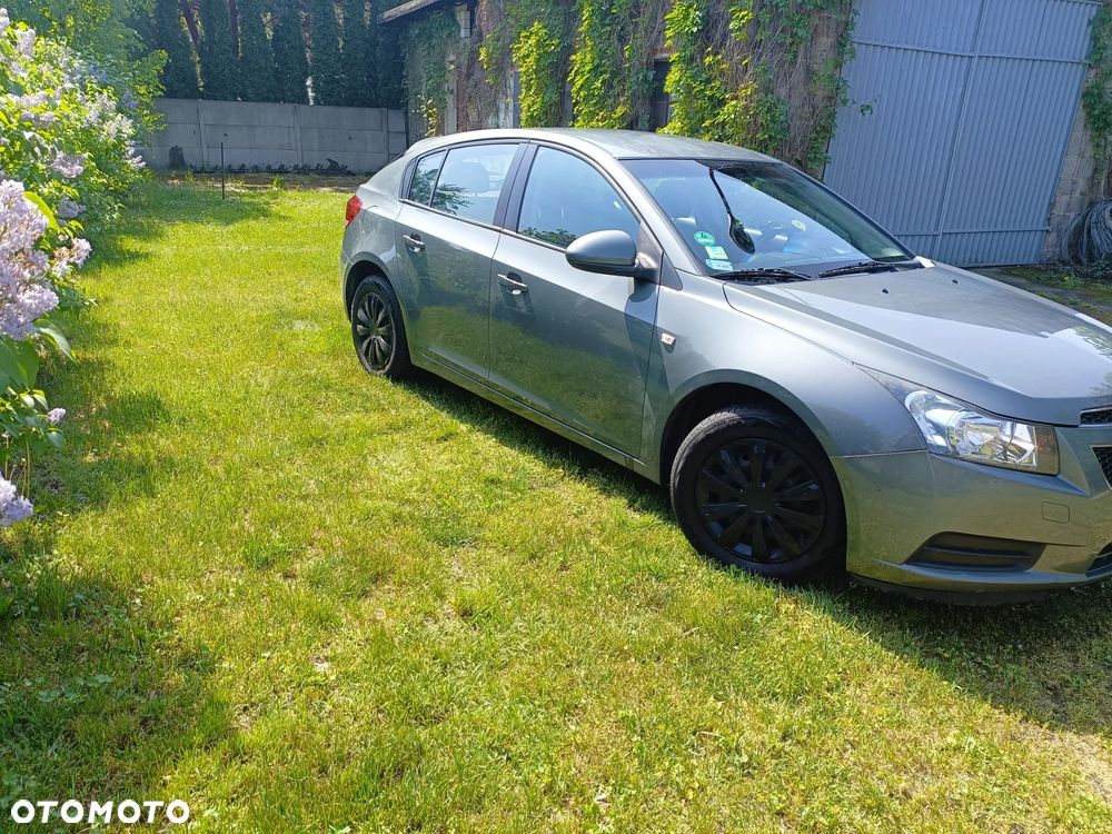 Chevrolet Cruze 1.6 LS+ - 4
