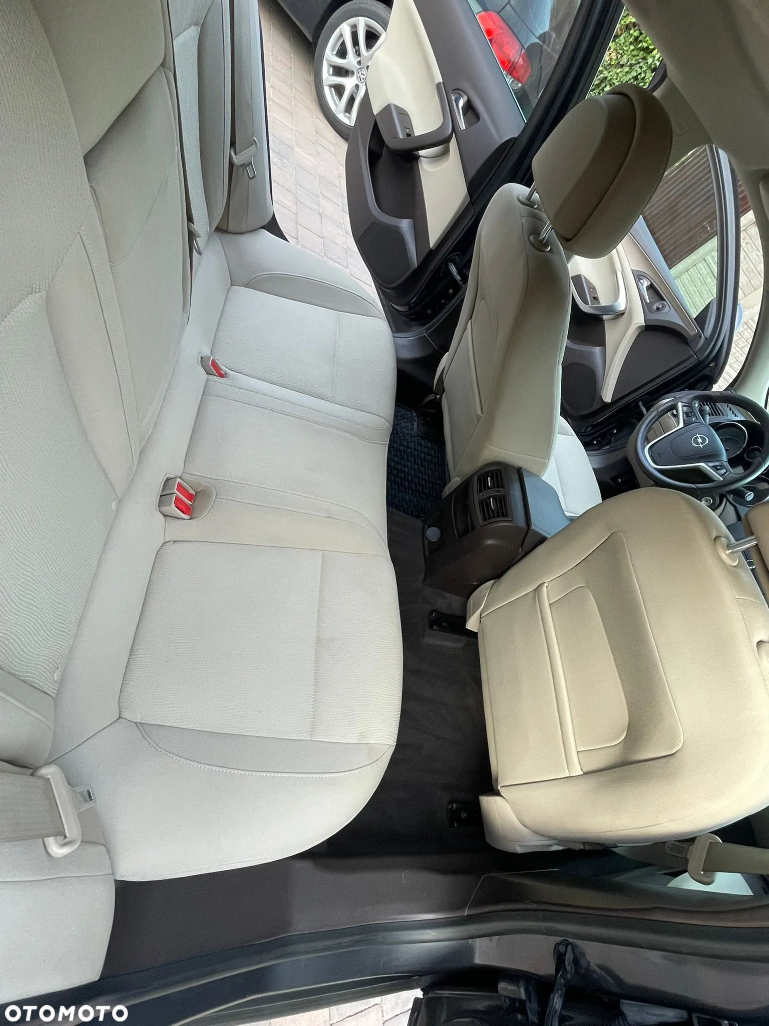 Opel Insignia - 14