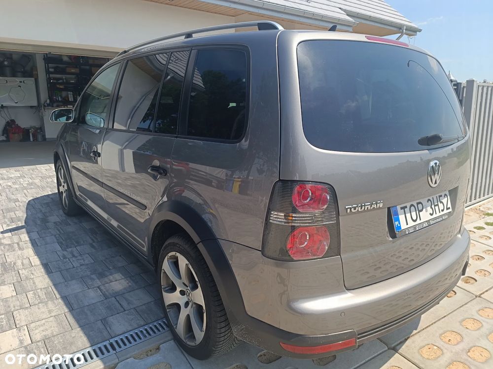 Volkswagen Touran 2.0 TDI DPF Cross DSG - 5