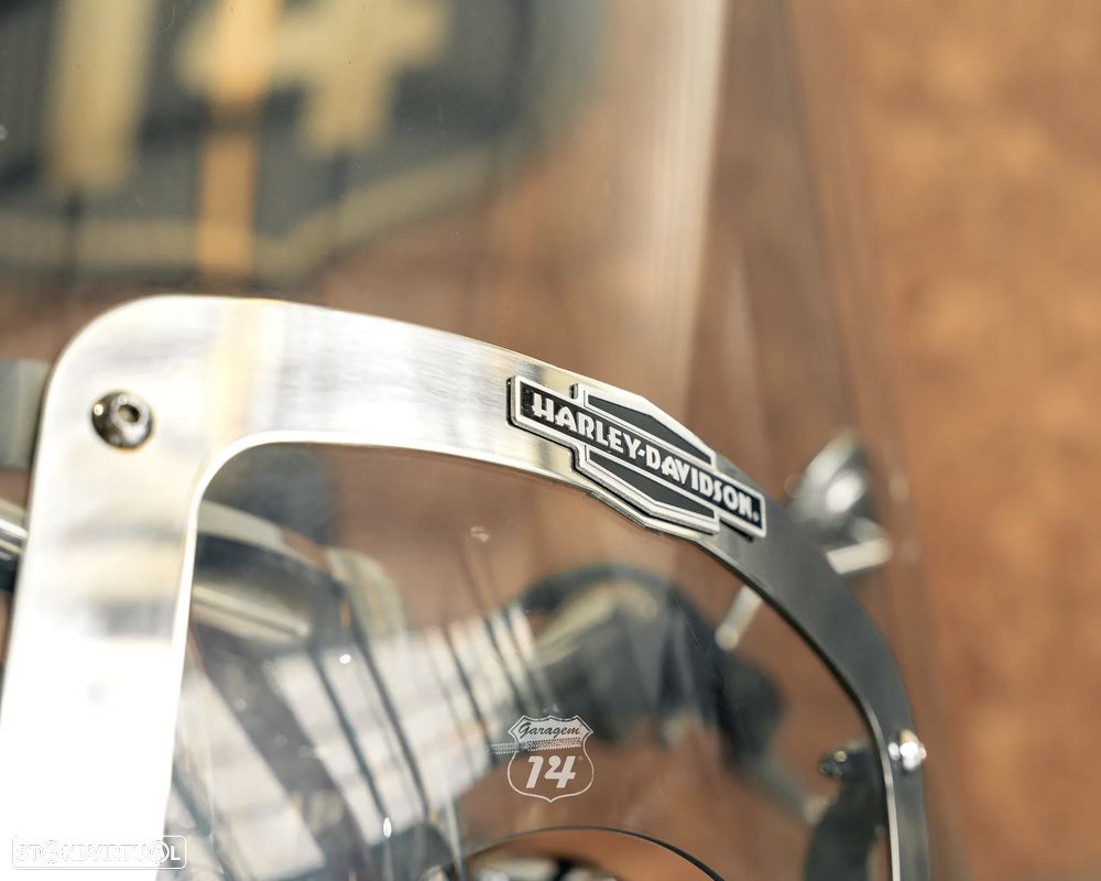 Harley-Davidson FLST Softail Deluxe - 13
