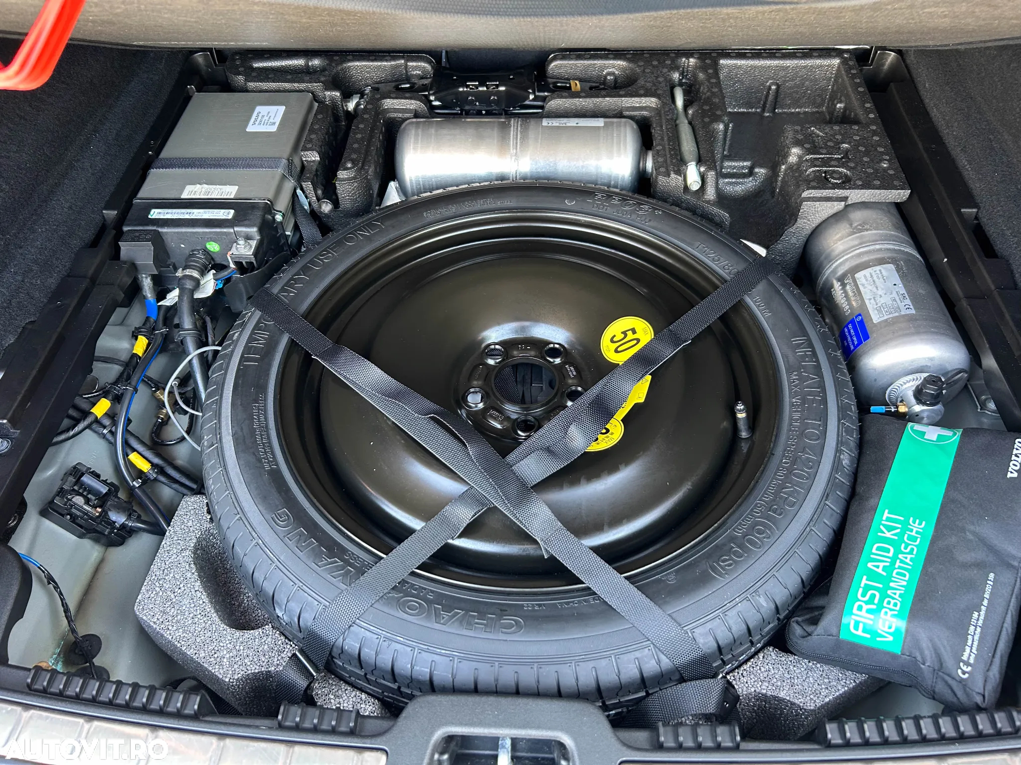 Volvo XC 60 B4 MHEV AT8 AWD R-Design - 11