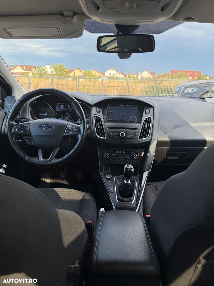 Ford Focus - 12