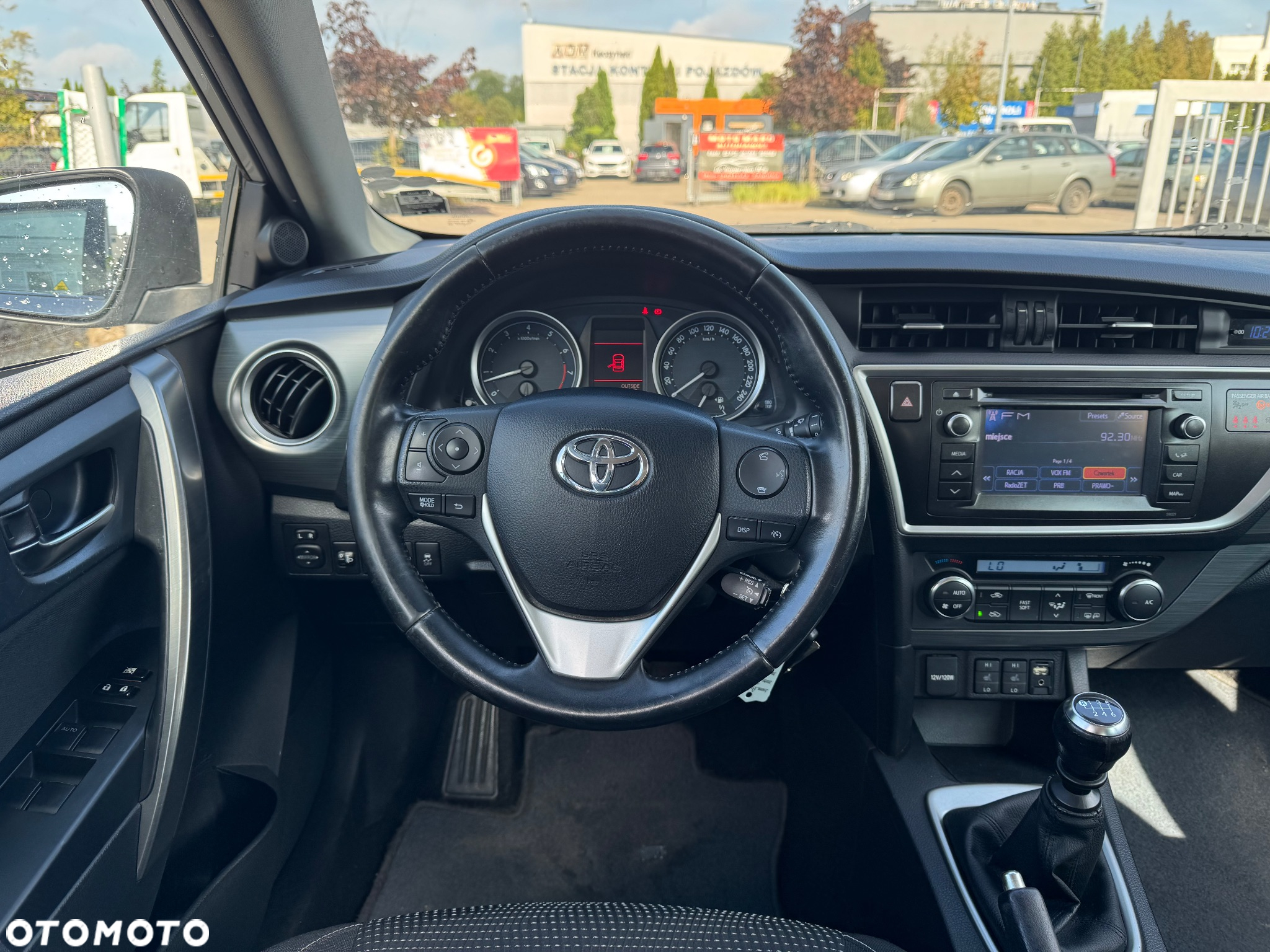Toyota Auris 1.6 Premium - 31