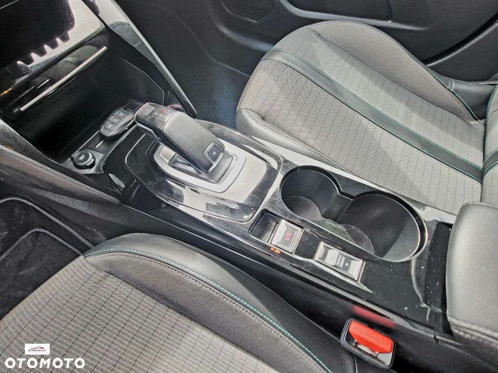 Peugeot 208 - 28