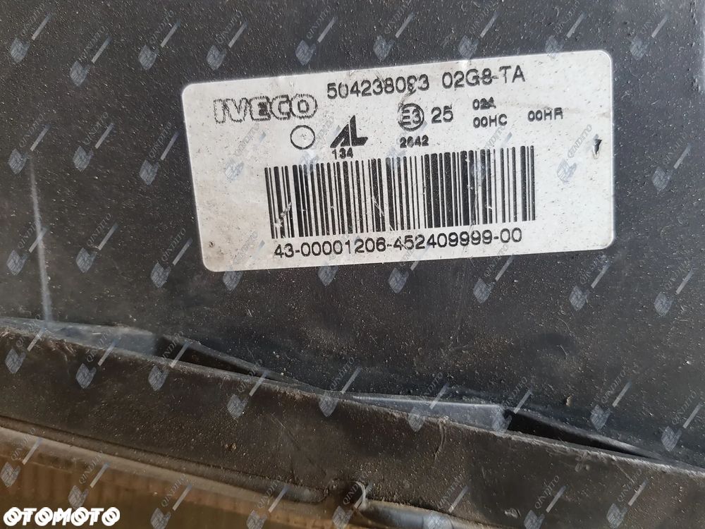 LAMPA REFLEKTOR LEWY/PRAWY  PRZÓD KIERUNKOWSKAZ IVECO STRALIS EUROCARGO 504047590 - 7