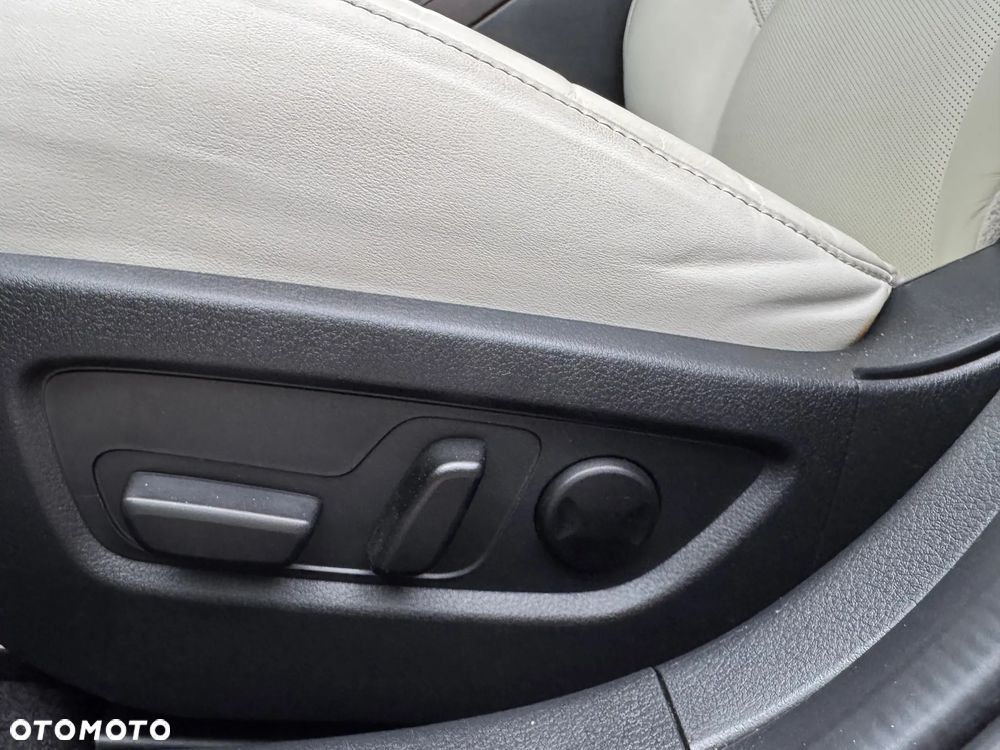 Mazda CX-30 e-SKYACTIVE X 186 AWD TAKUMI - 30