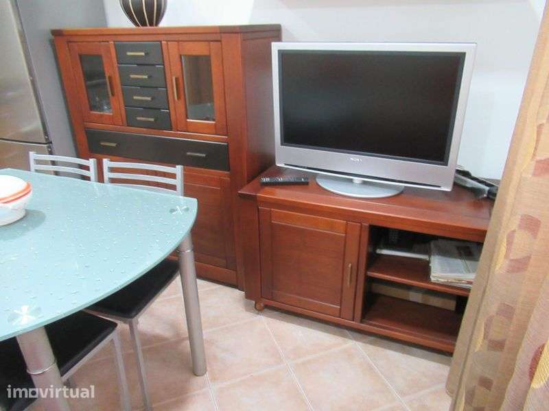 T1 Kitchenette Remodelado Mobilado Miratejo - Grande imagem: 2/12