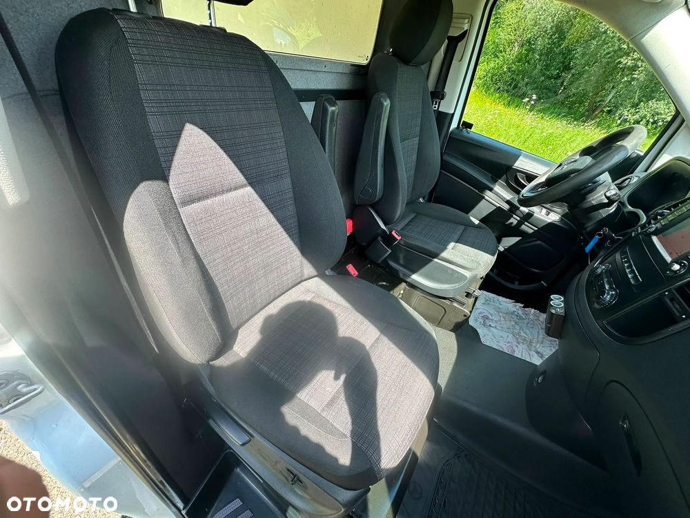 Mercedes-Benz VITO 2.1 diesel 190kM automat, WERSJA LONG L2H1, GWARANTOWANY PRZEBIEG! 2015 rok, ALUFELGI, CZUJNIKI PRKOWANIA, BEZWYPADKOWY! - 35