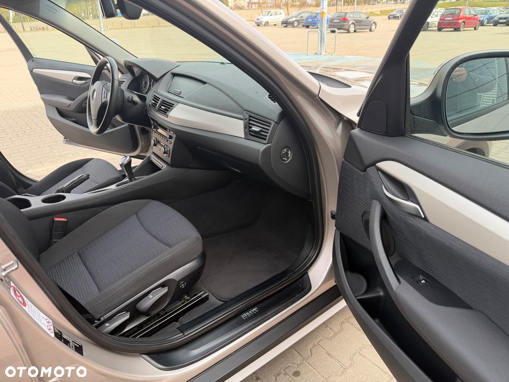 BMW X1 sDrive18i - 21