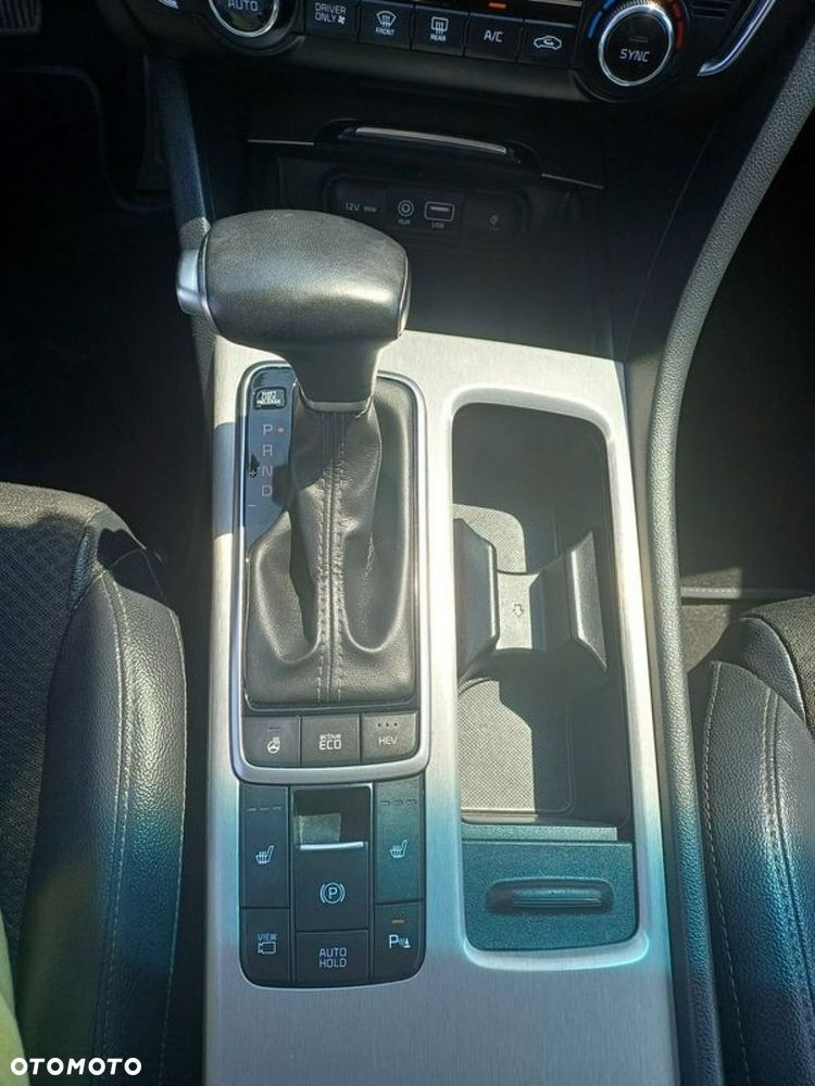 Kia Optima Sportagon 2.0 GDI Attract - 21