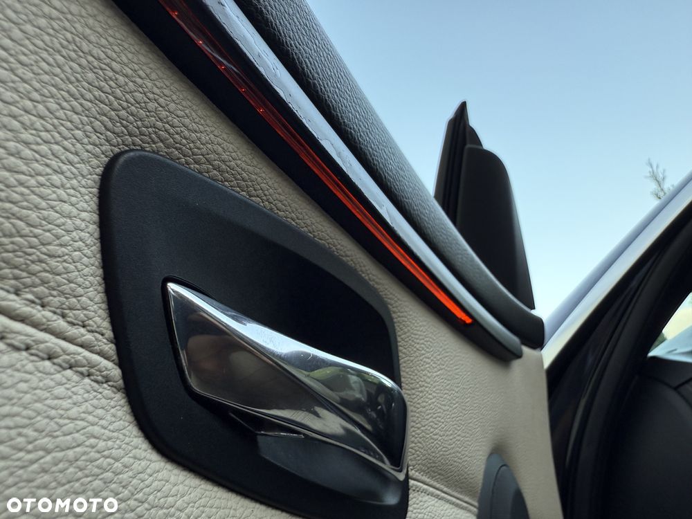 BMW Seria 3 320d - 23