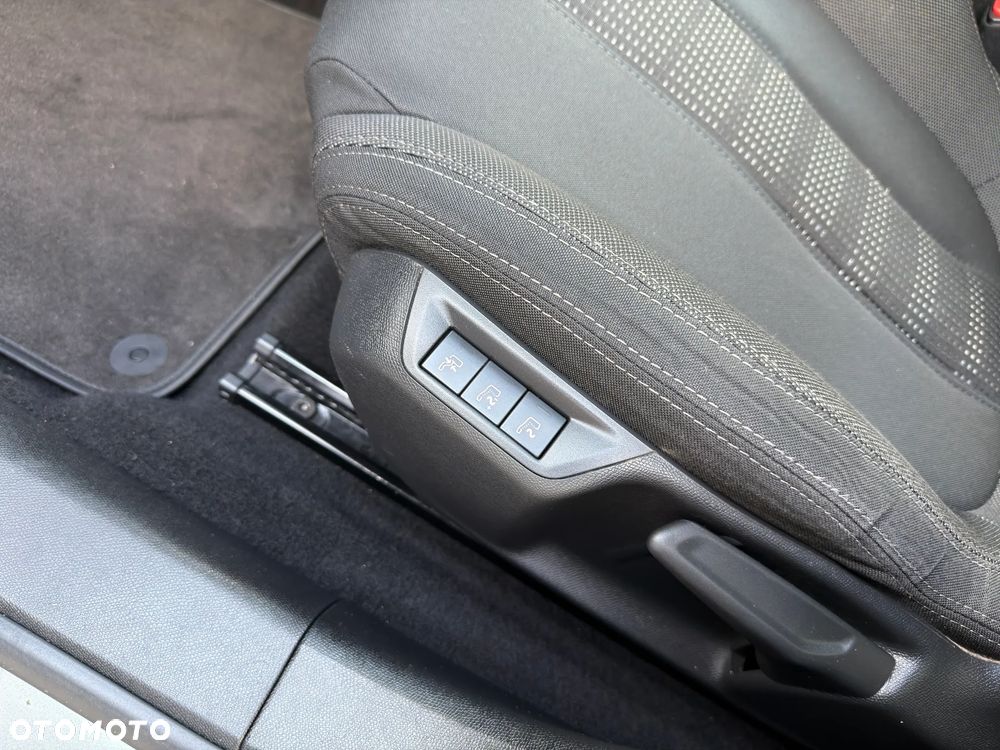 Peugeot 308 1.2 PureTech Allure S&S - 16
