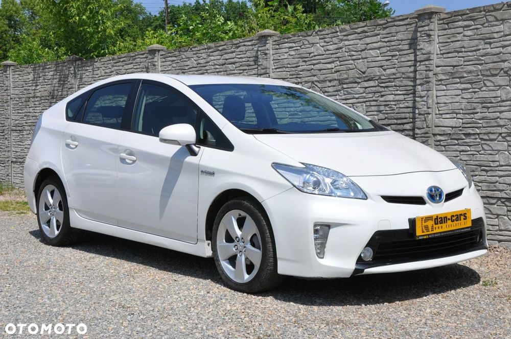 Toyota Prius (Hybrid) Executive - 7