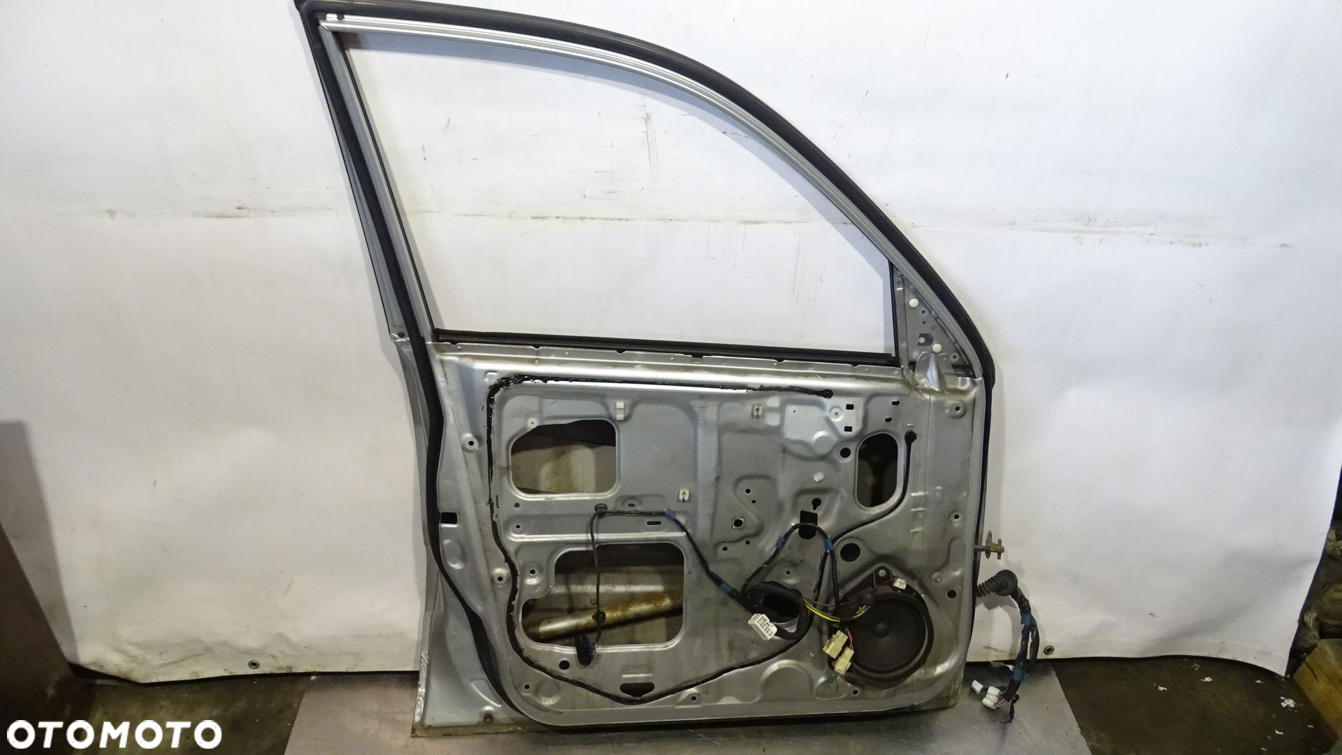 DRZWI LEWY PRZÓD TOYOTA RAV4 II LIFT 2.0D 1D4 - 6