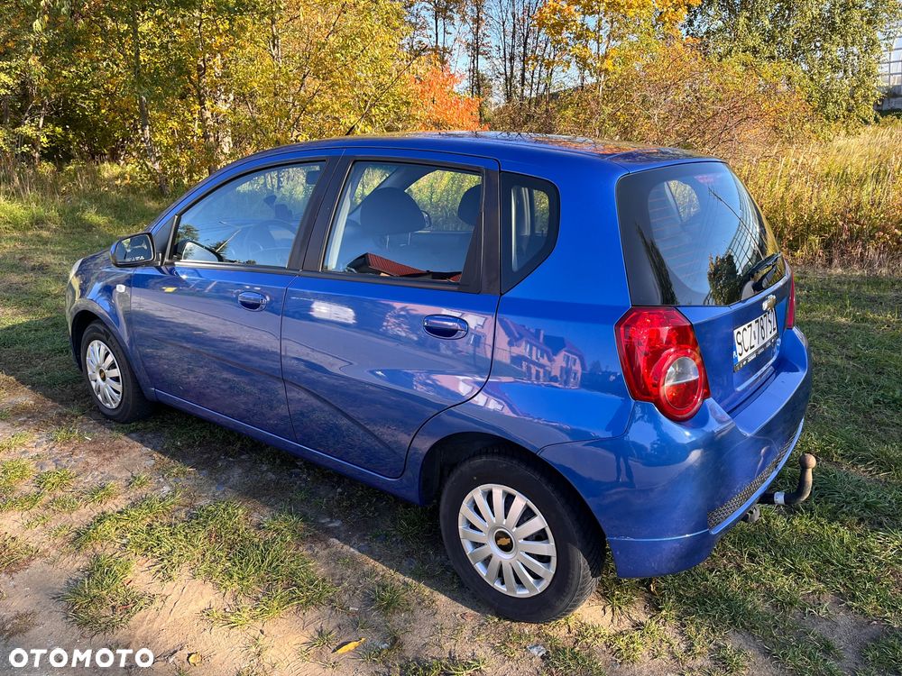 Chevrolet Aveo 2011 photo 2